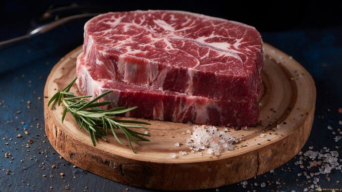 Thịt là nguồn cung cấp protein cho quá trình sinh tinh bình thường ở nam giới